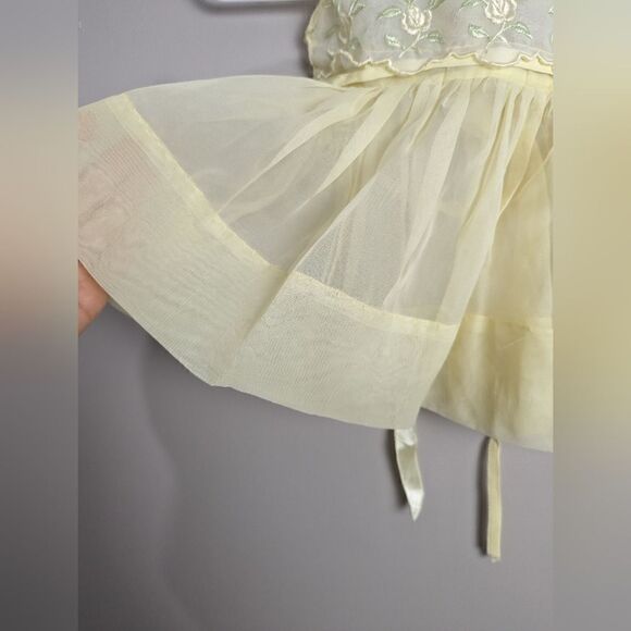 Baby Dress, Vintage Pale yelloe sheer floral embroidery. - Picture 6 of 9